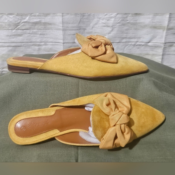 Elegant Yellow Mules with Bow Detail - Picture 5 of 13